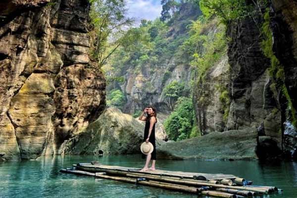 talaga-cikahuripan-hidden-gem-green-canyon-dari-bandung