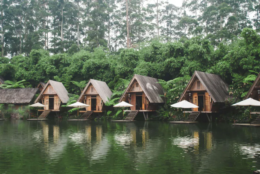 dusun-bambu-saung