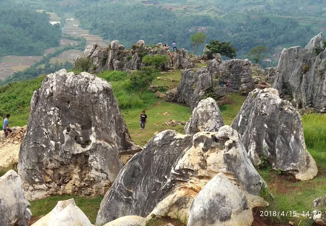 Stone-Garden-situs-purba-Bandung-barat