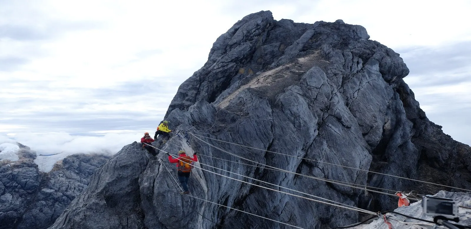 carstenzs pyramid climbing