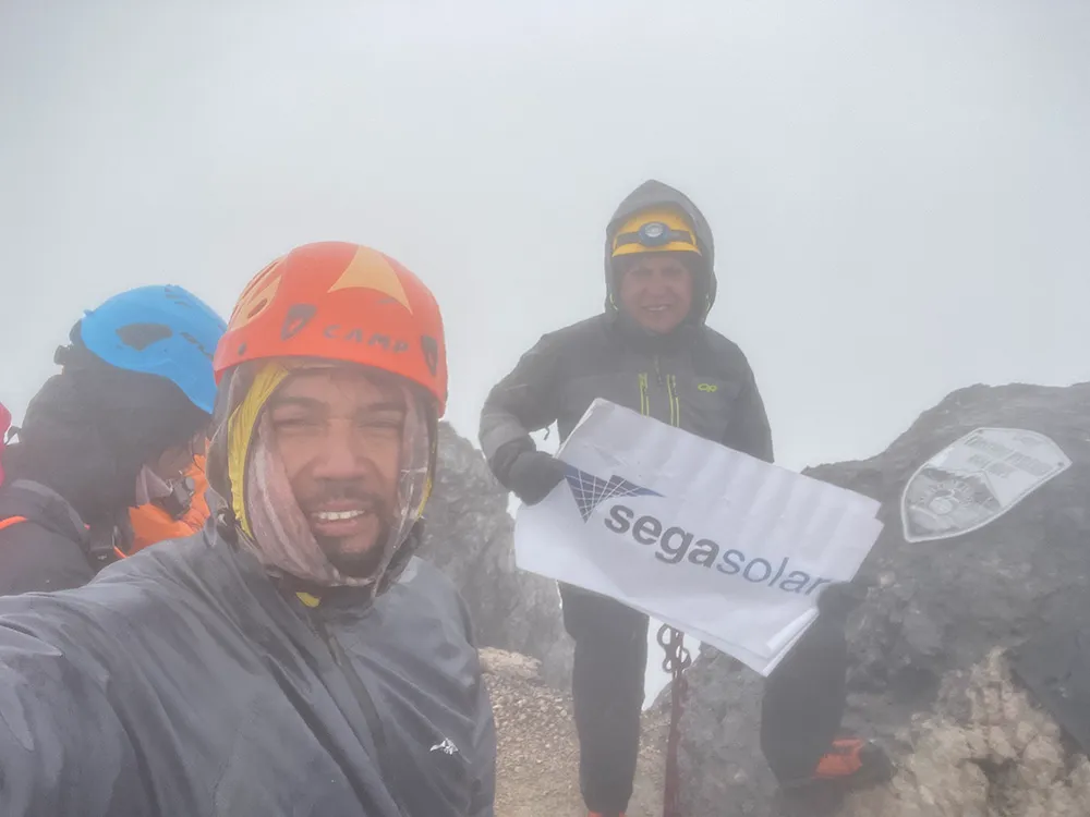 climbing summit carstensz pyramid papua