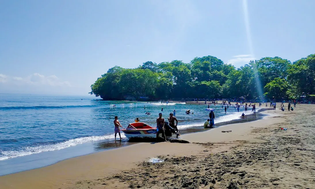Pantai Batu Karas Pangandaran