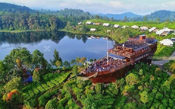 glamping lakeside rancabali sensasi bermalam di alam terbuka